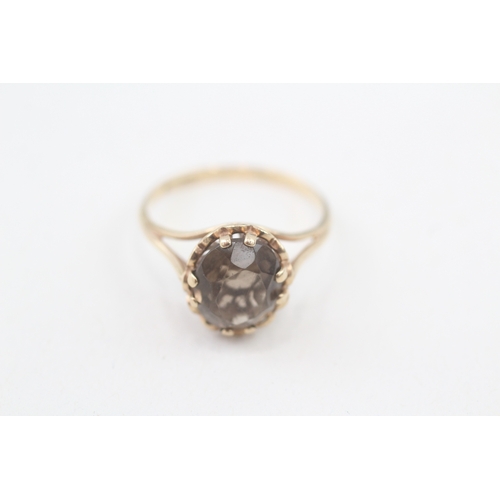 95 - 9ct gold vintage smokey quartz set cocktail ring (2.1g) Size  O