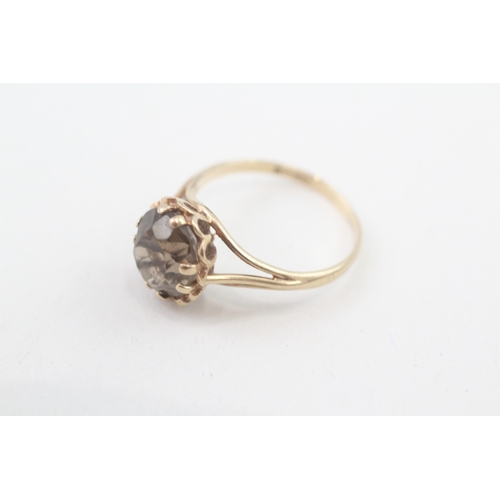 95 - 9ct gold vintage smokey quartz set cocktail ring (2.1g) Size  O