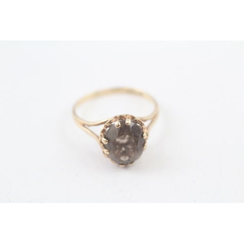 95 - 9ct gold vintage smokey quartz set cocktail ring (2.1g) Size  O