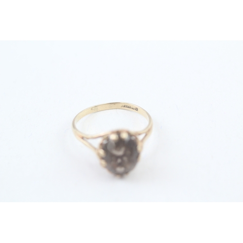 95 - 9ct gold vintage smokey quartz set cocktail ring (2.1g) Size  O