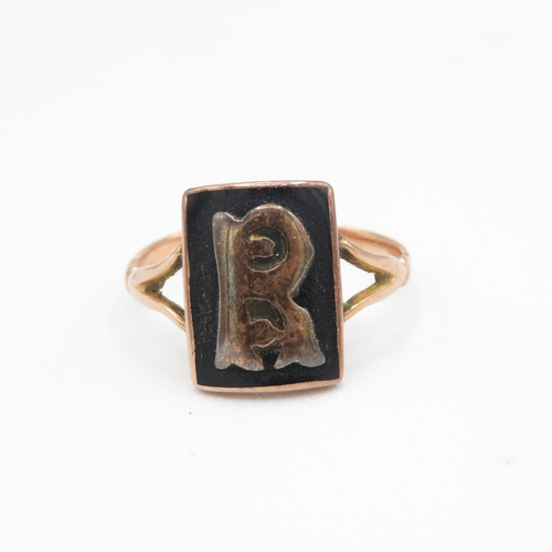 12 - 9ct gold antique black onyx initial 'R' dress ring (1.9g) Size  L