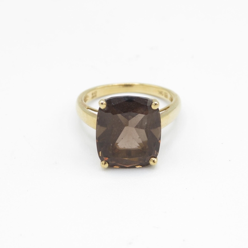 19 - 9ct gold smokey quartz dress ring (4.5g) Size  O 1/2