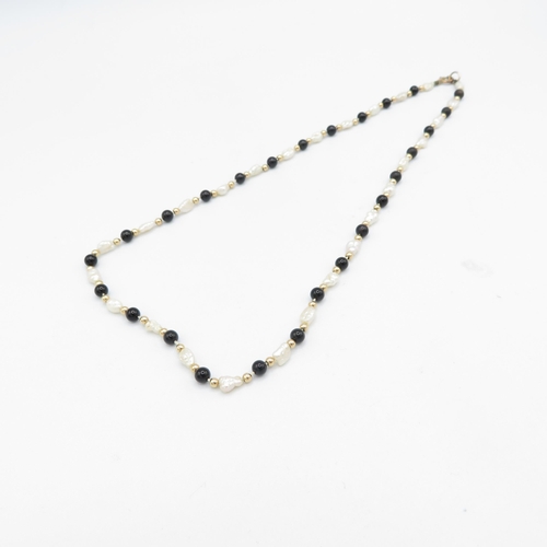 2 - 9ct gold black onyx & pearl necklace (5.6g)