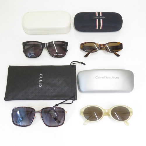 480 - 4 x Designer Sunglasses including Marc Jacobs / Tommy Hilfiger / Guess / Calvin Klein - All with Cas... 