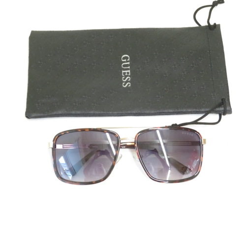 480 - 4 x Designer Sunglasses including Marc Jacobs / Tommy Hilfiger / Guess / Calvin Klein - All with Cas... 