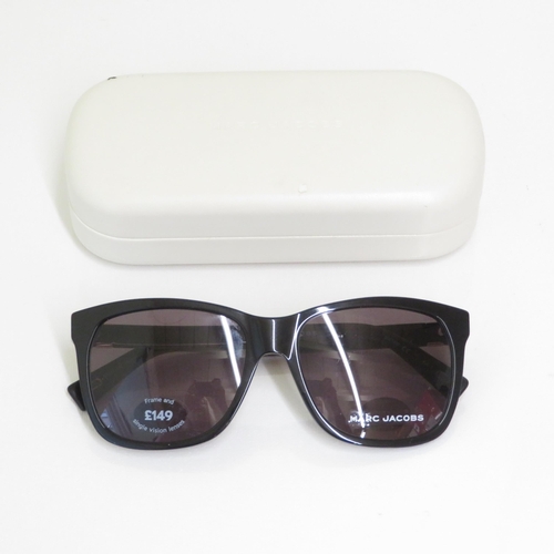 480 - 4 x Designer Sunglasses including Marc Jacobs / Tommy Hilfiger / Guess / Calvin Klein - All with Cas... 