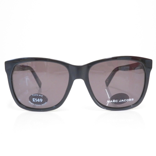 480 - 4 x Designer Sunglasses including Marc Jacobs / Tommy Hilfiger / Guess / Calvin Klein - All with Cas... 