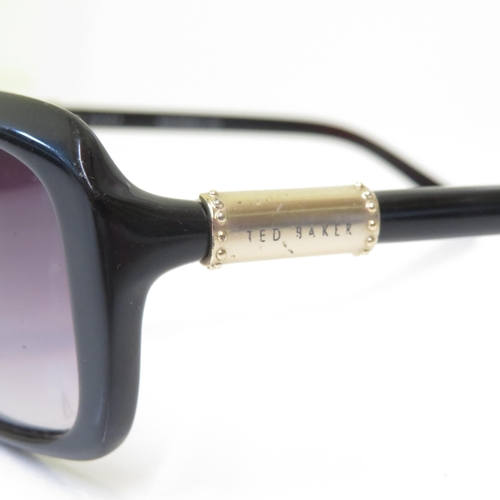 483 - 4 x Designer Sunglasses including Marc Jacobs / Ted Baker / DKNY / Timberland - All with Cases