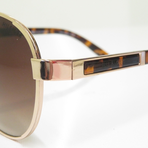 482 - 4 x Designer Sunglasses including Michael Kors / Bvlgari / Tommy Hilfiger / Marc Jacobs - All with C... 