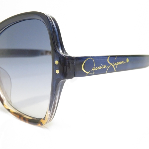 487 - 6 x Designer Sunglasses including Dolce & Gabbana / Calvin Klein / Jessica Simpson / Marc Jacobs / C... 