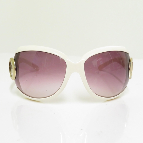 487 - 6 x Designer Sunglasses including Dolce & Gabbana / Calvin Klein / Jessica Simpson / Marc Jacobs / C... 