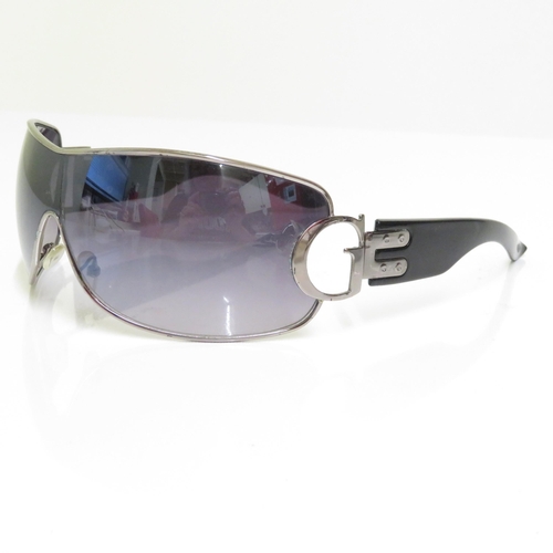 487 - 6 x Designer Sunglasses including Dolce & Gabbana / Calvin Klein / Jessica Simpson / Marc Jacobs / C... 