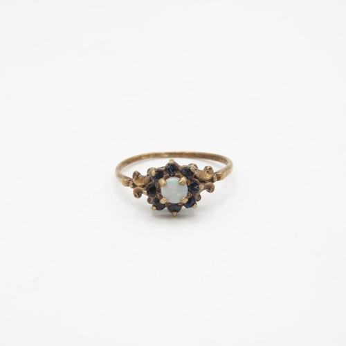 25 - 9ct gold vintage sapphire & opal cluster ring (1.6g) Size  O