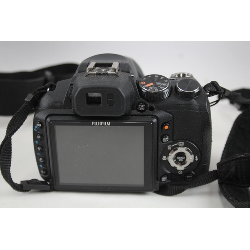 389 - Fujifilm Finepix HS10 Digital Bridge Camera Working w/ Fujinon Zoom Lens