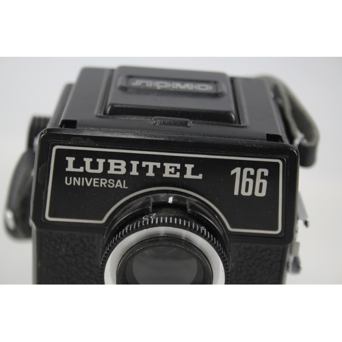 391 - Lomo Lubitel Universal 166 Twin Lens Camera Working