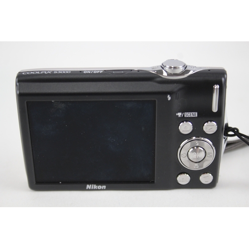 401 - Nikon Coolpix S3000 Digital Compact Camera Working w/ Nikkor 4x Wide Zoom Lens