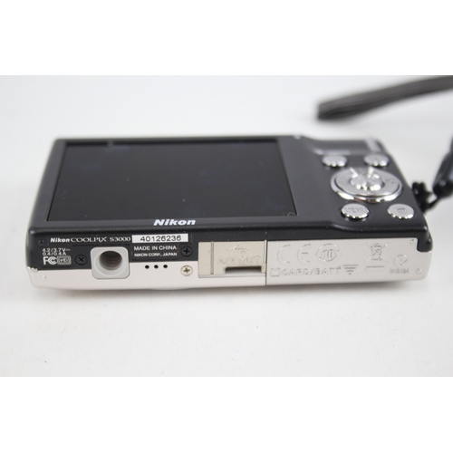 401 - Nikon Coolpix S3000 Digital Compact Camera Working w/ Nikkor 4x Wide Zoom Lens