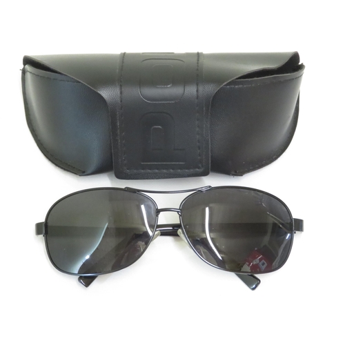 367 - 4 x Designer Sunglasses including Gucci / Banana Republic / Police / Calvin Klein  - All with Cases