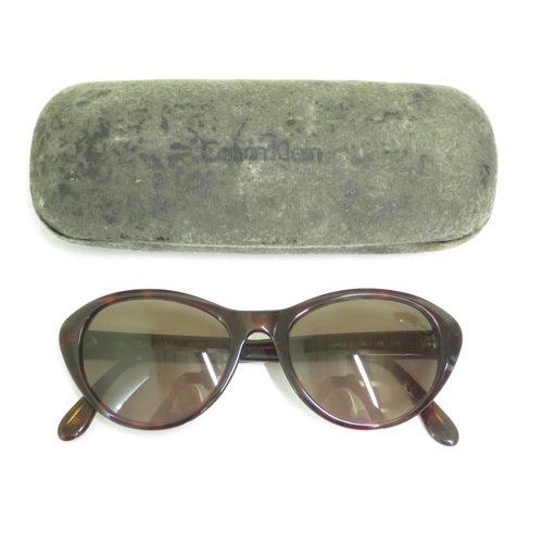 367 - 4 x Designer Sunglasses including Gucci / Banana Republic / Police / Calvin Klein  - All with Cases