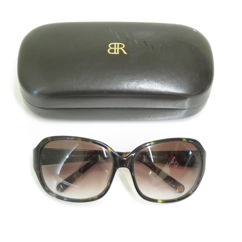 367 - 4 x Designer Sunglasses including Gucci / Banana Republic / Police / Calvin Klein  - All with Cases