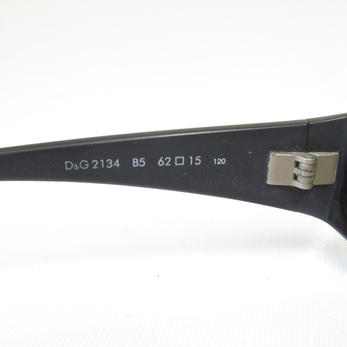 375 - 7 x Designer Sunglasses including  Gucci / French Connection / Timberland / Fossil / Dolce & Gabbana