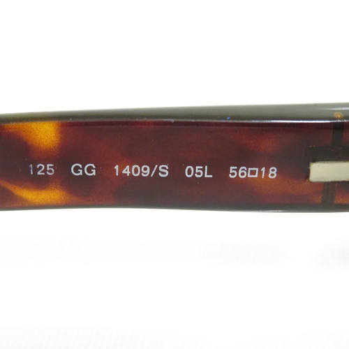 376 - 6 x Designer Sunglasses including  Oakley / Karrimor / Gucci / Polo / Ralph Lauren / Guess