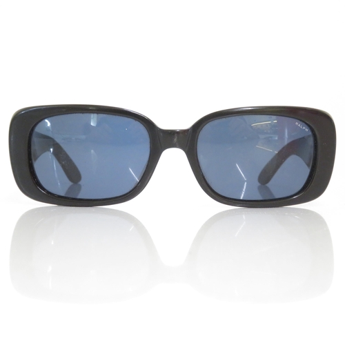 376 - 6 x Designer Sunglasses including  Oakley / Karrimor / Gucci / Polo / Ralph Lauren / Guess