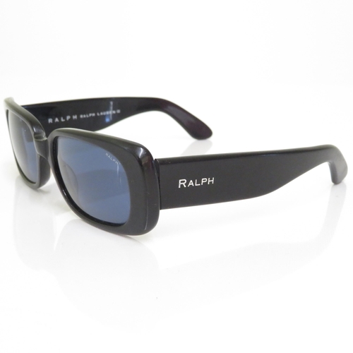 376 - 6 x Designer Sunglasses including  Oakley / Karrimor / Gucci / Polo / Ralph Lauren / Guess