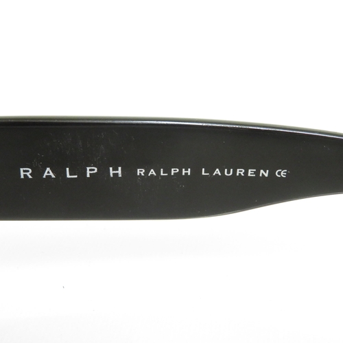 376 - 6 x Designer Sunglasses including  Oakley / Karrimor / Gucci / Polo / Ralph Lauren / Guess