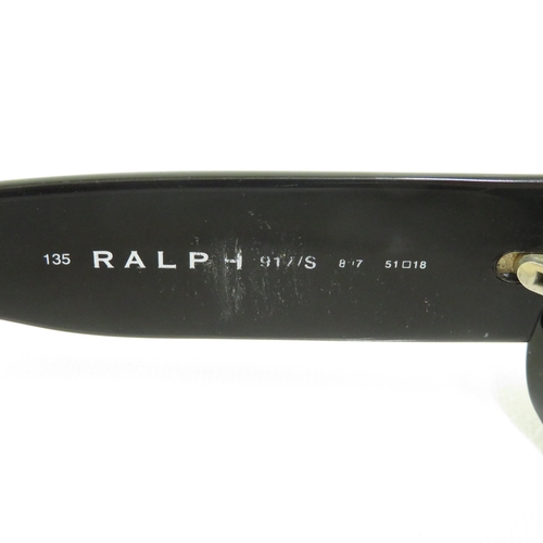 376 - 6 x Designer Sunglasses including  Oakley / Karrimor / Gucci / Polo / Ralph Lauren / Guess