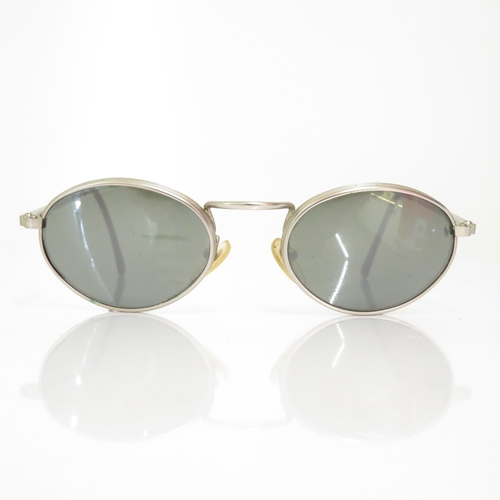 376 - 6 x Designer Sunglasses including  Oakley / Karrimor / Gucci / Polo / Ralph Lauren / Guess