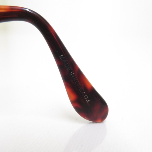 376 - 6 x Designer Sunglasses including  Oakley / Karrimor / Gucci / Polo / Ralph Lauren / Guess