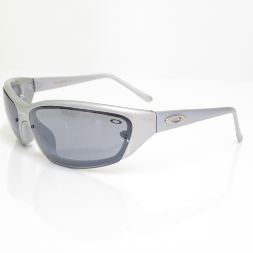 376 - 6 x Designer Sunglasses including  Oakley / Karrimor / Gucci / Polo / Ralph Lauren / Guess