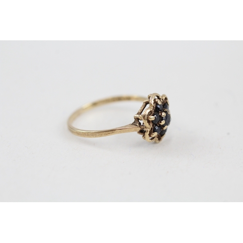 15 - 9ct gold vintage sapphire cluster ring (1.5g) Size  N