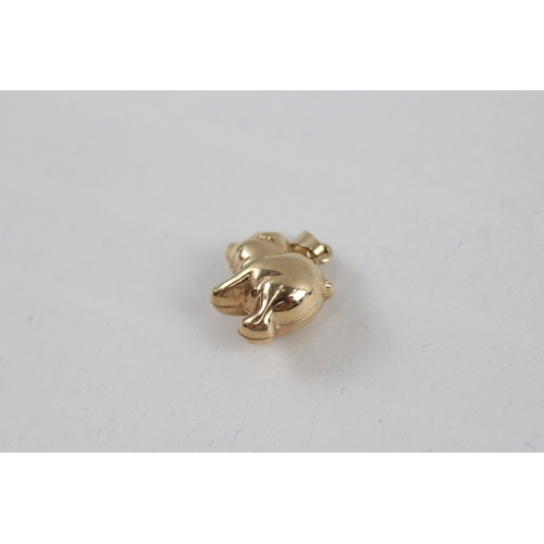 23 - 9ct gold pig pendant (0.6g)