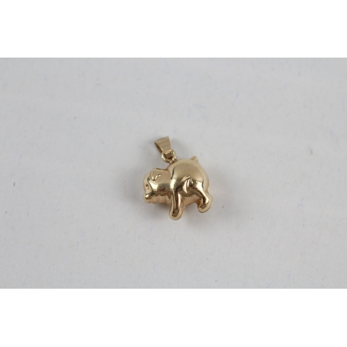 23 - 9ct gold pig pendant (0.6g)