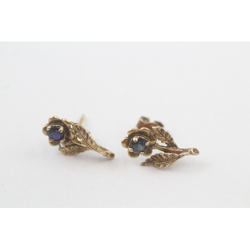 57 - 9ct gold sapphire floral earrings (1.2g)