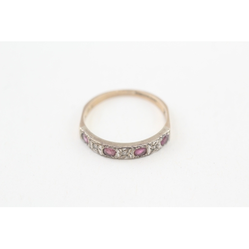 84 - 9ct gold vintage ruby & diamond half eternity ring (1.7g) Size  M