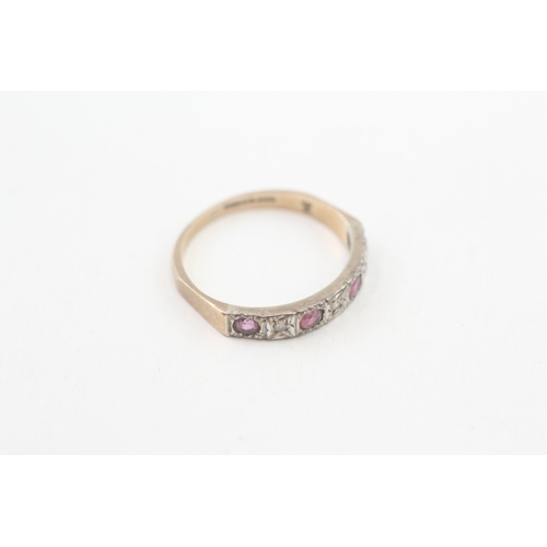 84 - 9ct gold vintage ruby & diamond half eternity ring (1.7g) Size  M