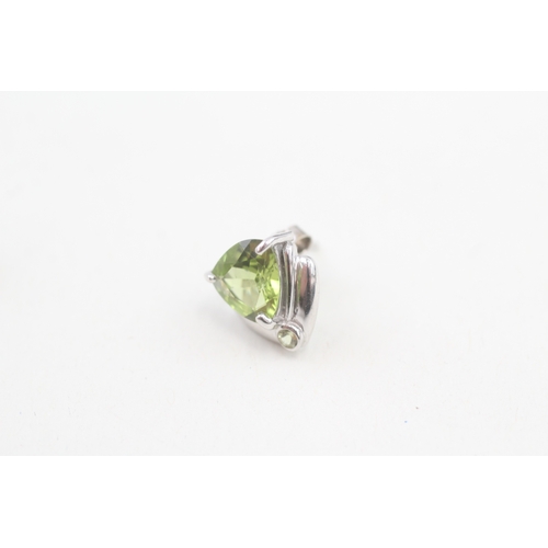 85 - 9ct gold trillion cut peridot stud earrings (3.4g)