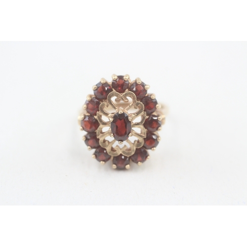 116 - 9ct gold vintage garnet dress ring (5.6g) Size  P