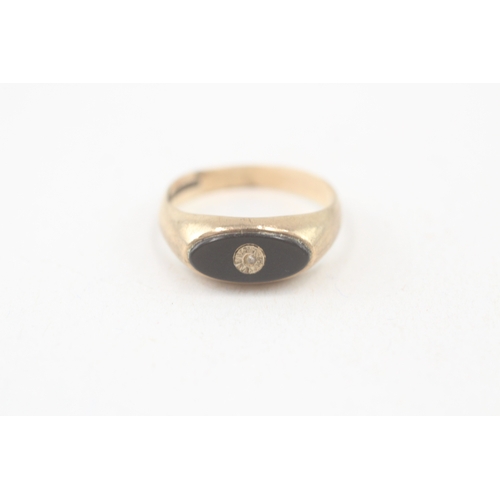 126 - 9ct gold vintage black onyx & diamond dress ring (1.8g) AS SEEN - MISHAPEN Size  K