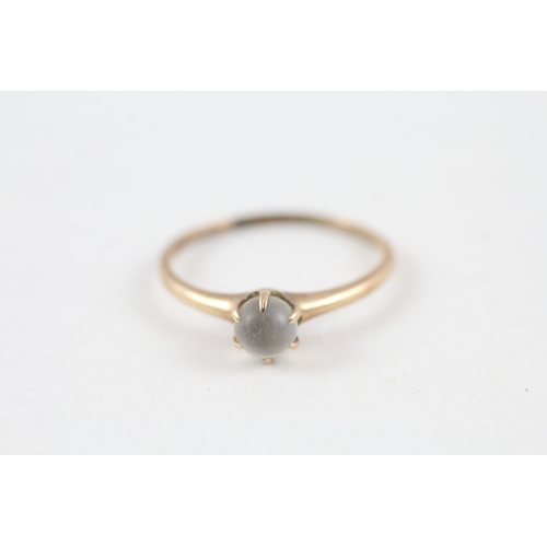 139 - 9ct gold antique moonstone single stone ring (1.6g) Size  Q 1/2