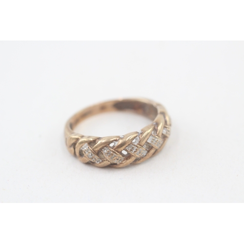 142 - 9ct gold diamond ring (2.8g) Size  N