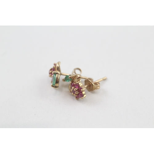 16 - 9ct gold ruby & emerald floral earrings (1.3g)