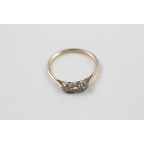 171 - 9ct gold diamond three stone ring (1.4g) Size  M