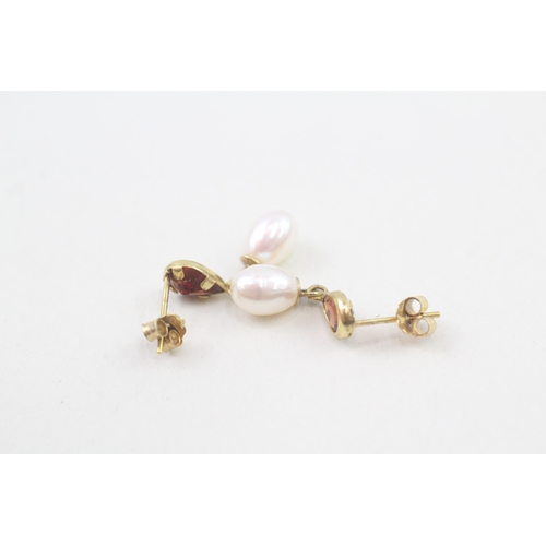 178 - 9ct gold garnet & cultured pearl drop earrings (1.1g)