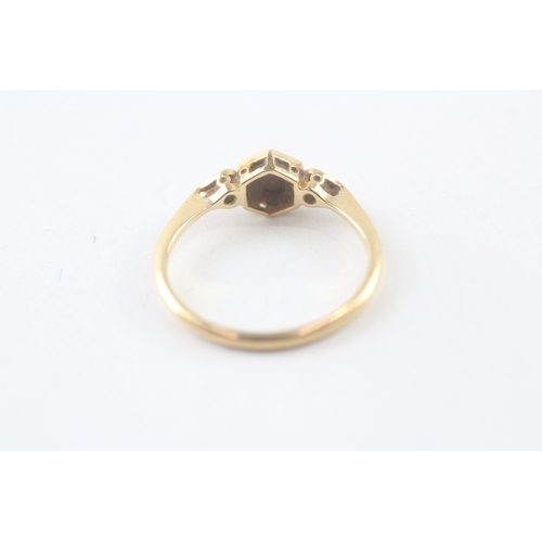 202 - 18ct gold vintage diamond trilogy dress ring (2.1g) Size  O