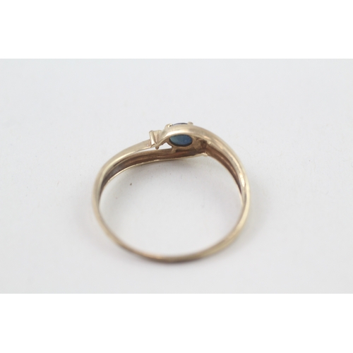 21 - 9ct gold diamond & sapphire three stone ring (1.7g) Size  W