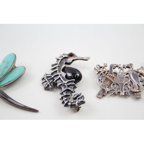 230 - Five silver animal brooches including gemstone